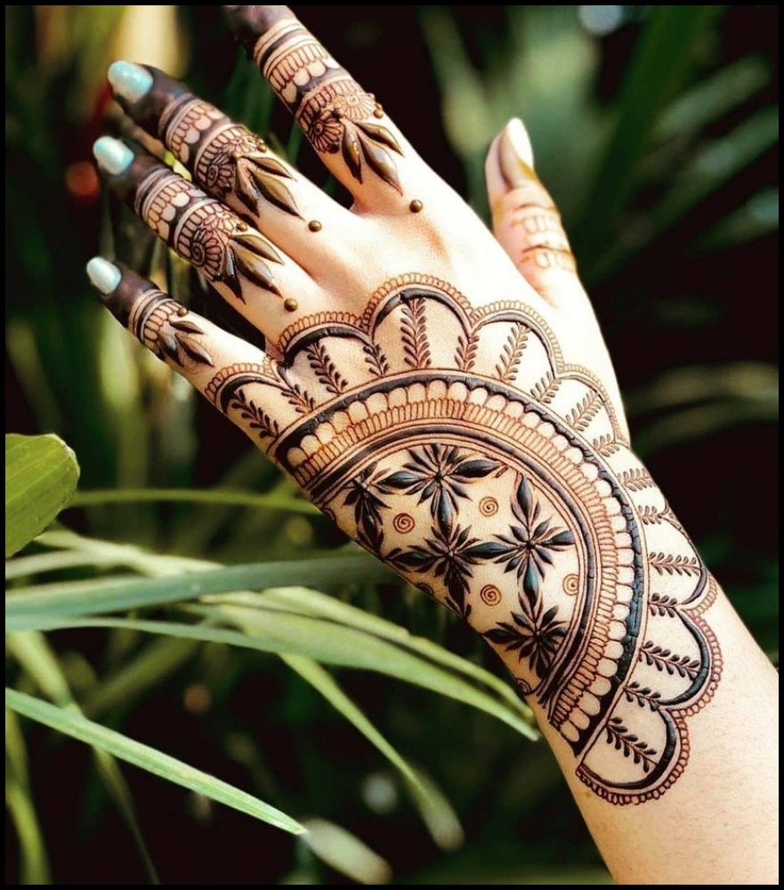 13 Back Hand Mehndi Designs That Are Ideal For All Occasions 13 Back Hand Mehndi Designs That Are Ideal For All Occasions