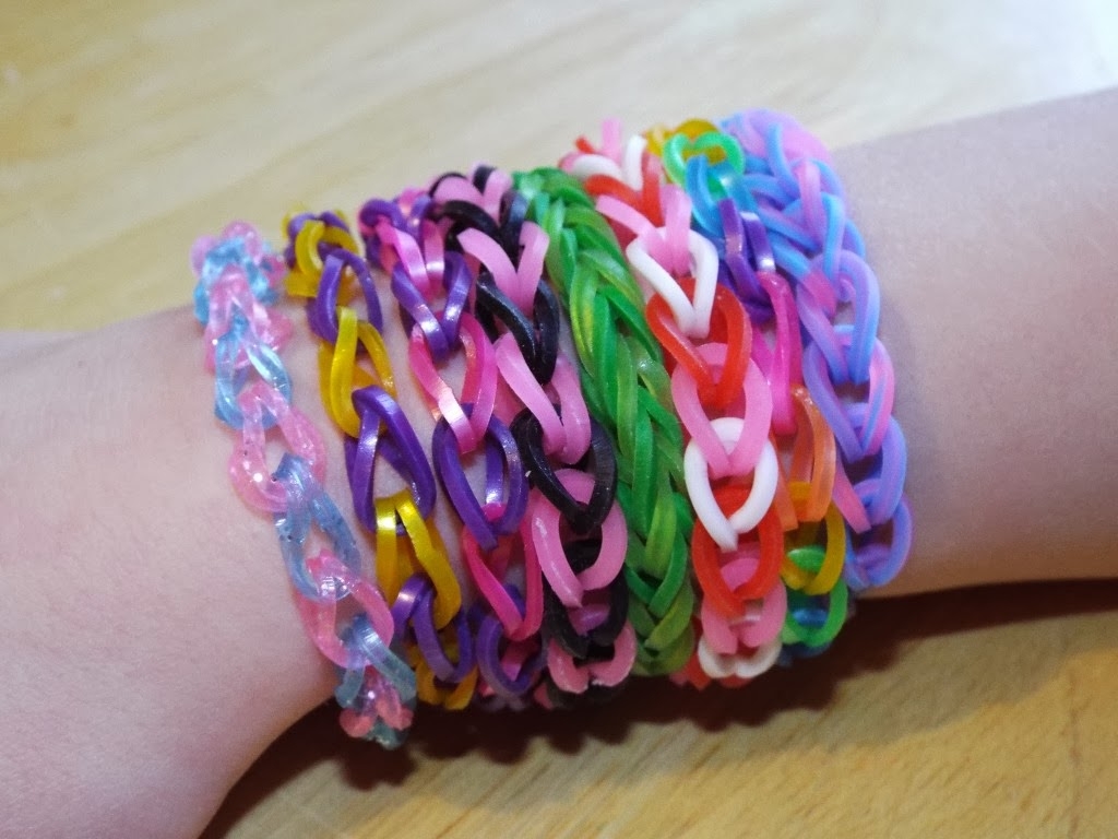 Clever Crafty Cookin Mama Beginning Loom Bracelet Tutorial Simple Hook And Fingers Method Clever Crafty Cookin Mama Beginning Loom Bracelet Tutorial Simple Hook And Fingers Method