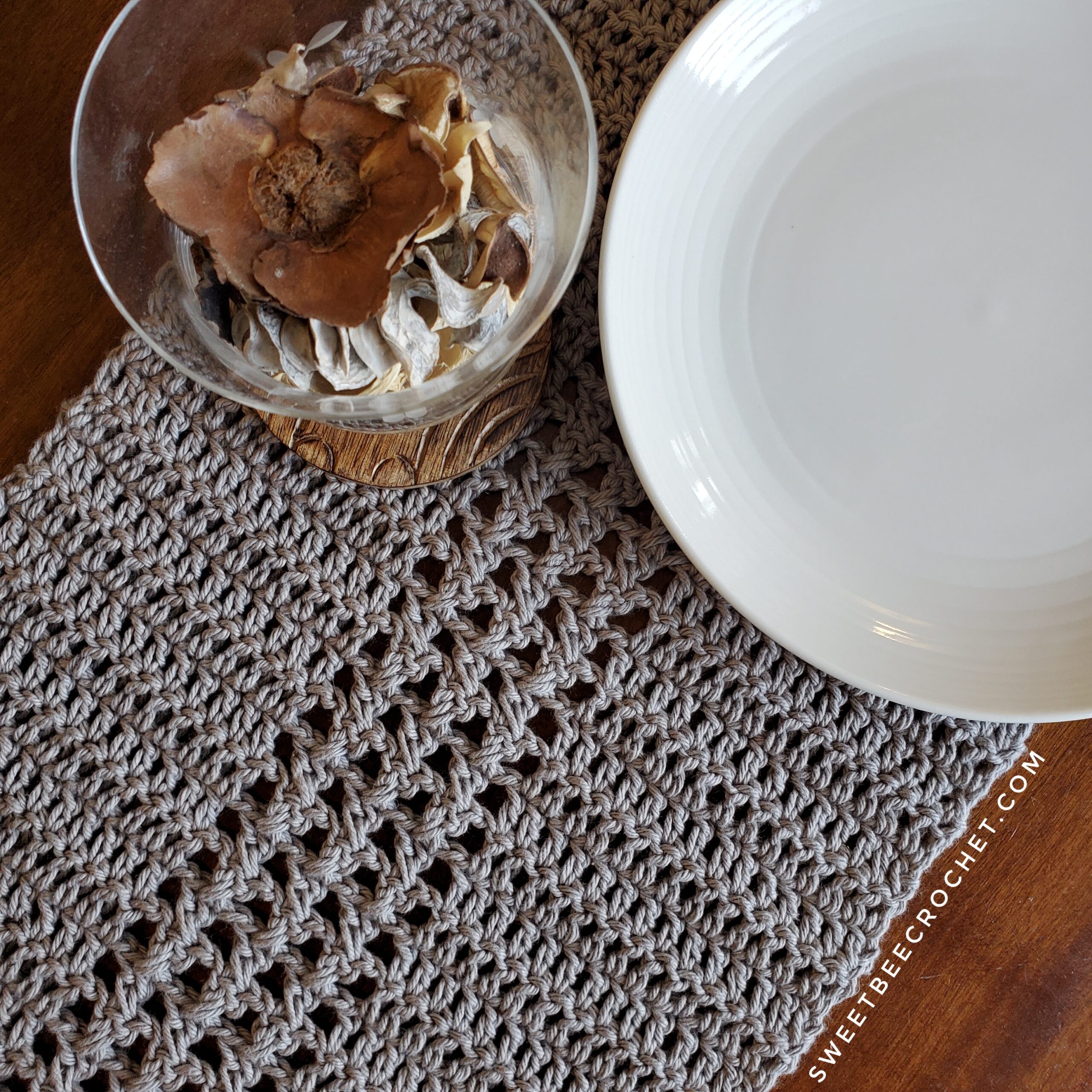Crochet Table Runner Happy Gatherings Pattern Sweet Bee Crochet Crochet Table Runner Happy Gatherings Pattern Sweet Bee Crochet