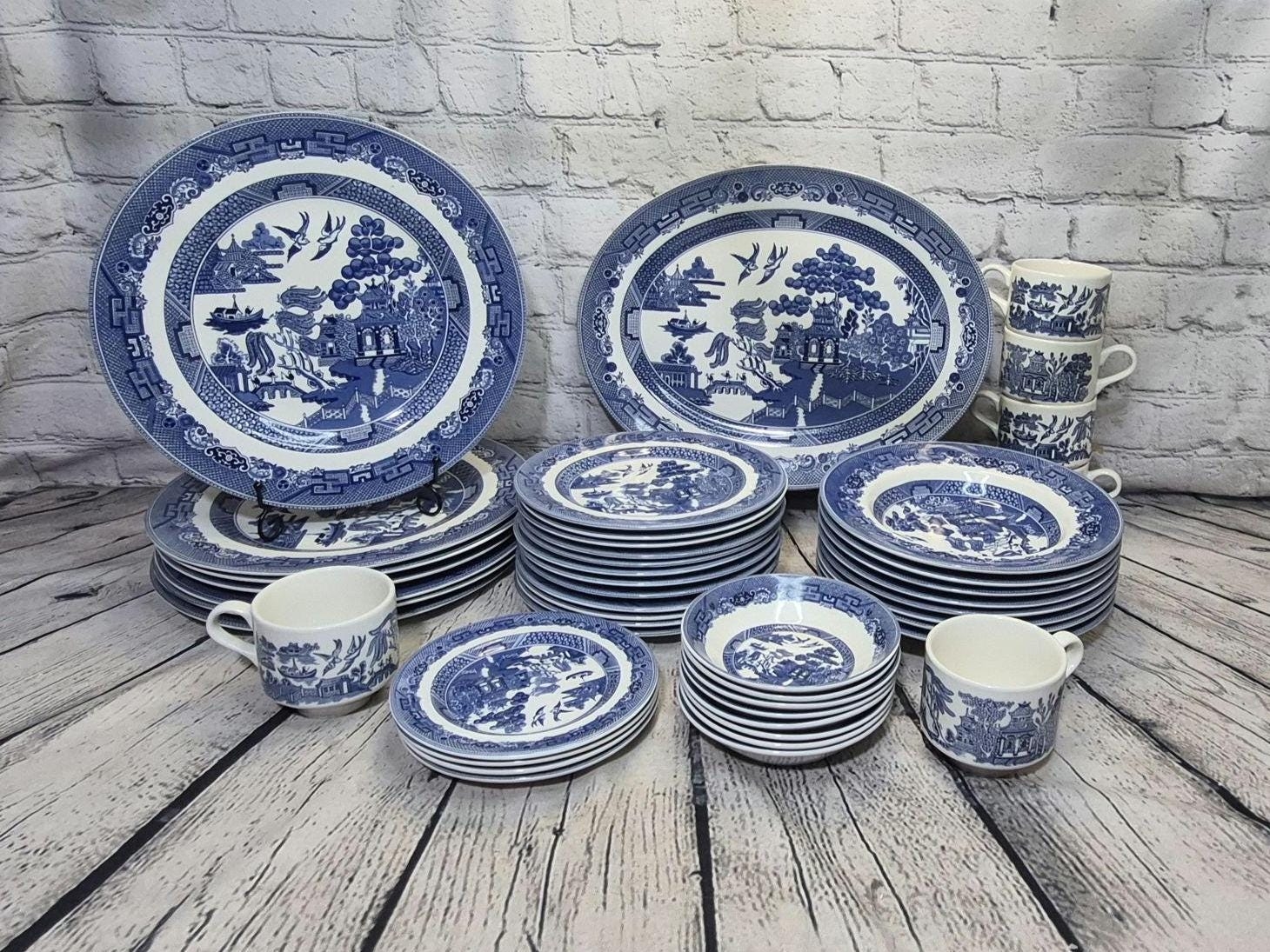 Dinnerware Collection In Blue Willow Pattern Made In England Etsy Dinnerware Collection In Blue Willow Pattern Made In England Etsy
