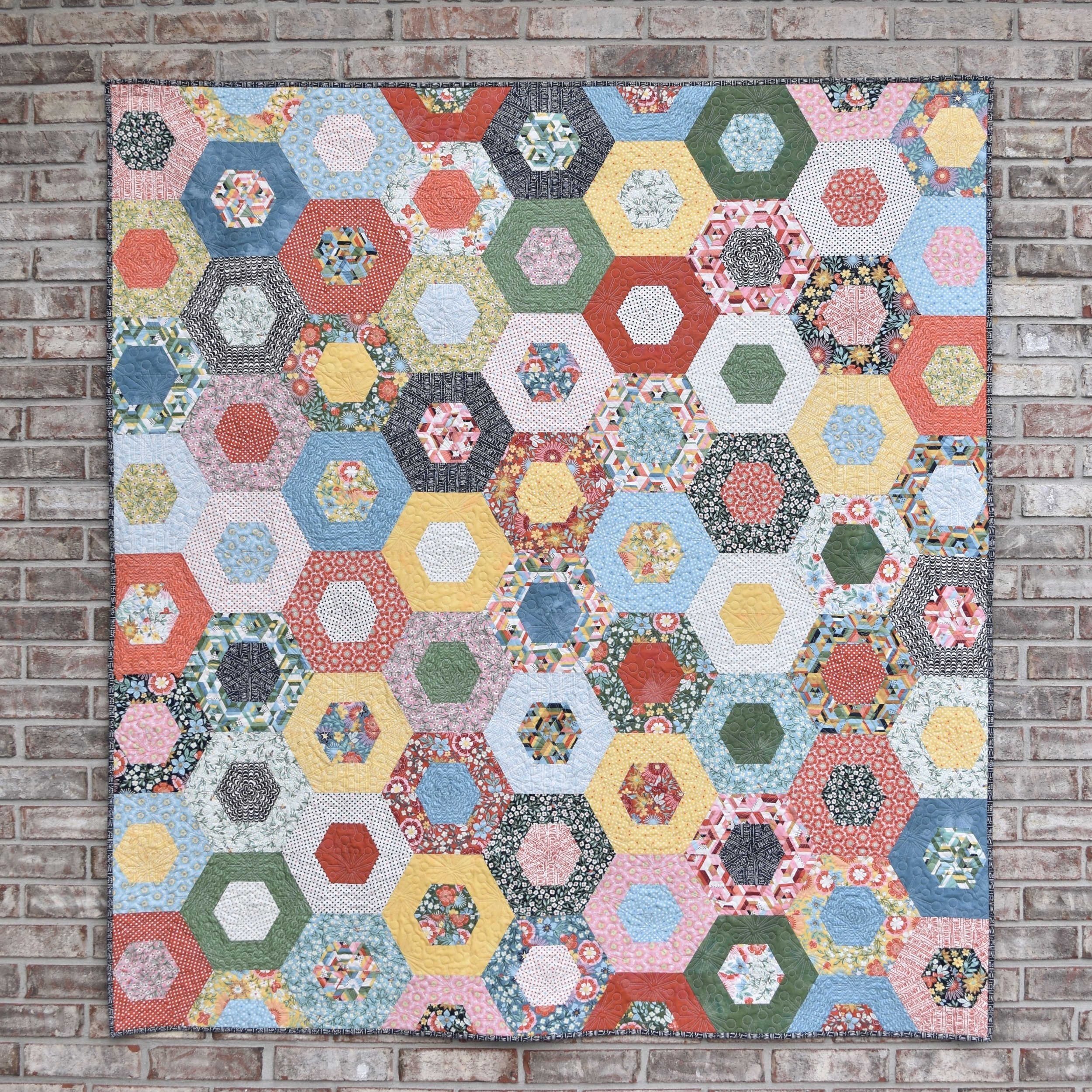 Hexaround a FREE Jelly Roll Quilt Pattern Material Girl Quilts Hexaround a FREE Jelly Roll Quilt Pattern Material Girl Quilts