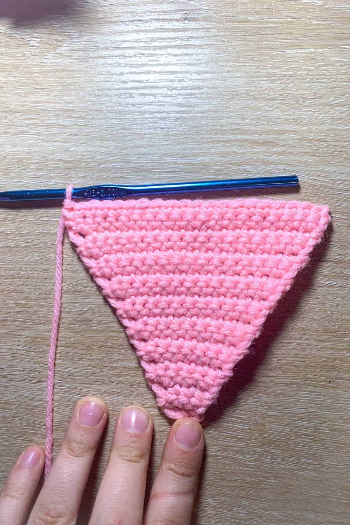 How To Crochet A Triangle Thecaffeinatedsnail How To Crochet A Triangle Thecaffeinatedsnail