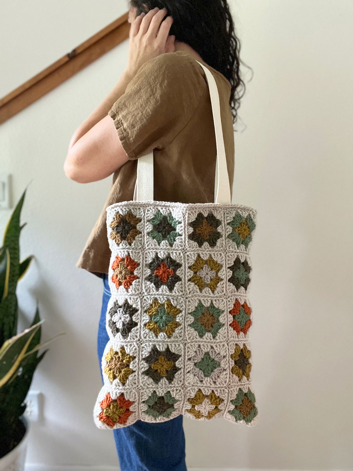 How To Make A Granny Square Bag Bethany Lynne Makes How To Make A Granny Square Bag Bethany Lynne Makes
