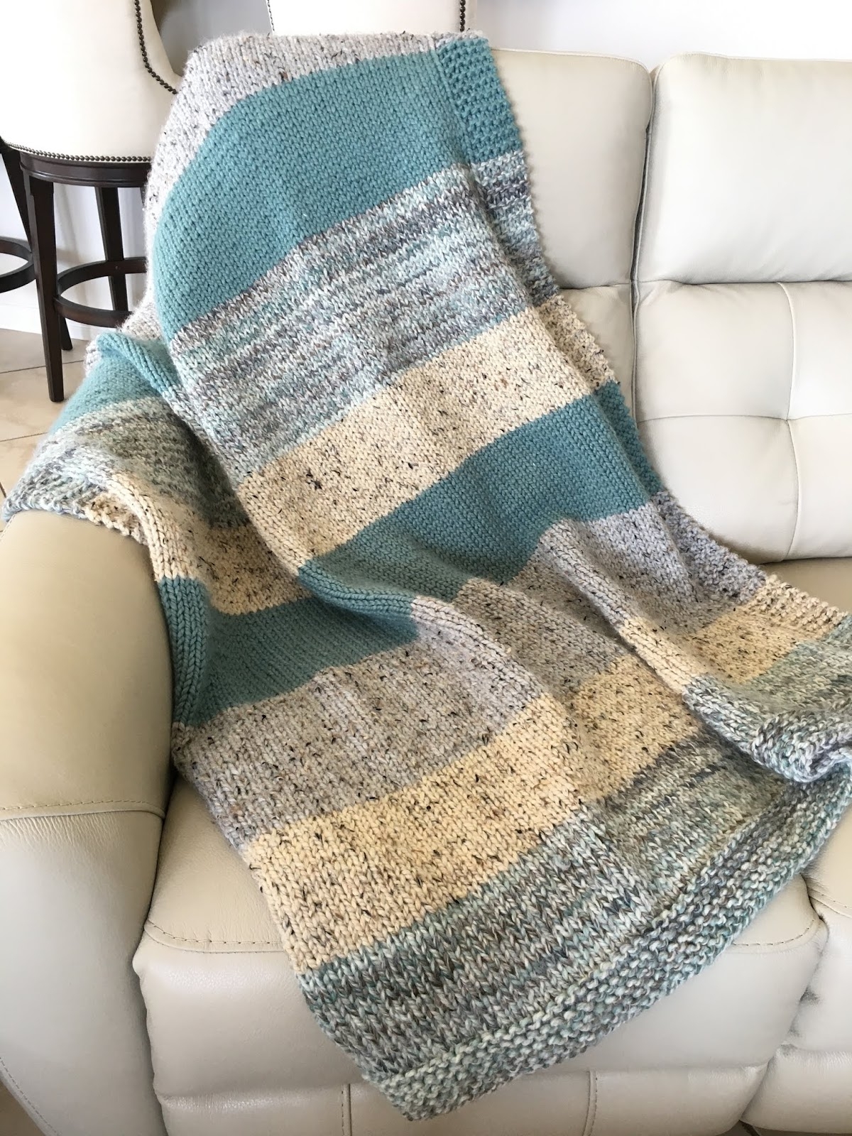 IKNITS HOW TO KNIT A BEGINNER BLANKET LION BRAND WOOLWICH AFGHAN IKNITS HOW TO KNIT A BEGINNER BLANKET LION BRAND WOOLWICH AFGHAN