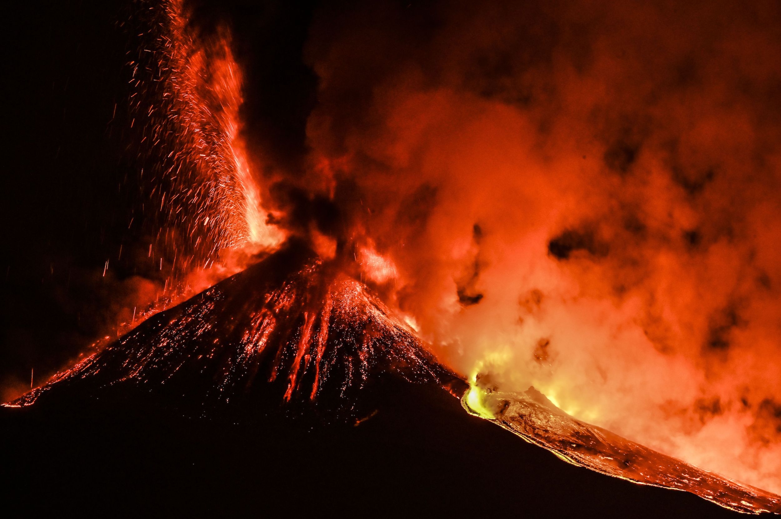 Oozing Tendrils Of Lava Spew From Mount Etna In Spectacular Nighttime Photos Live Science Oozing Tendrils Of Lava Spew From Mount Etna In Spectacular Nighttime Photos Live Science
