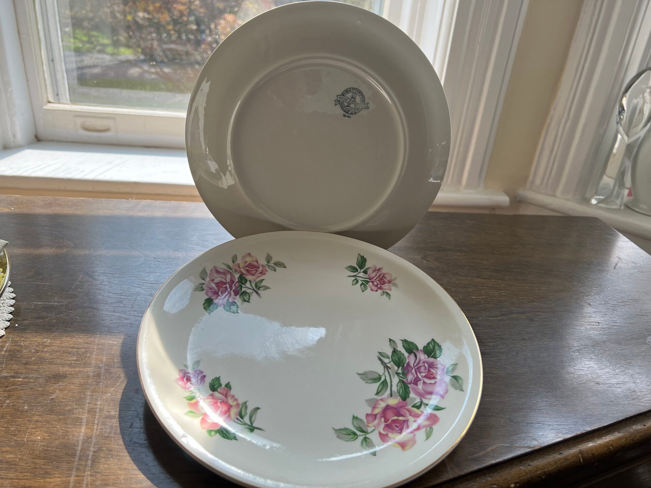 Paden City Pottery Dinner Plates Pink Roses Green Leaves M 49 Set Of 2 Etsy Paden City Pottery Dinner Plates Pink Roses Green Leaves M 49 Set Of 2 Etsy