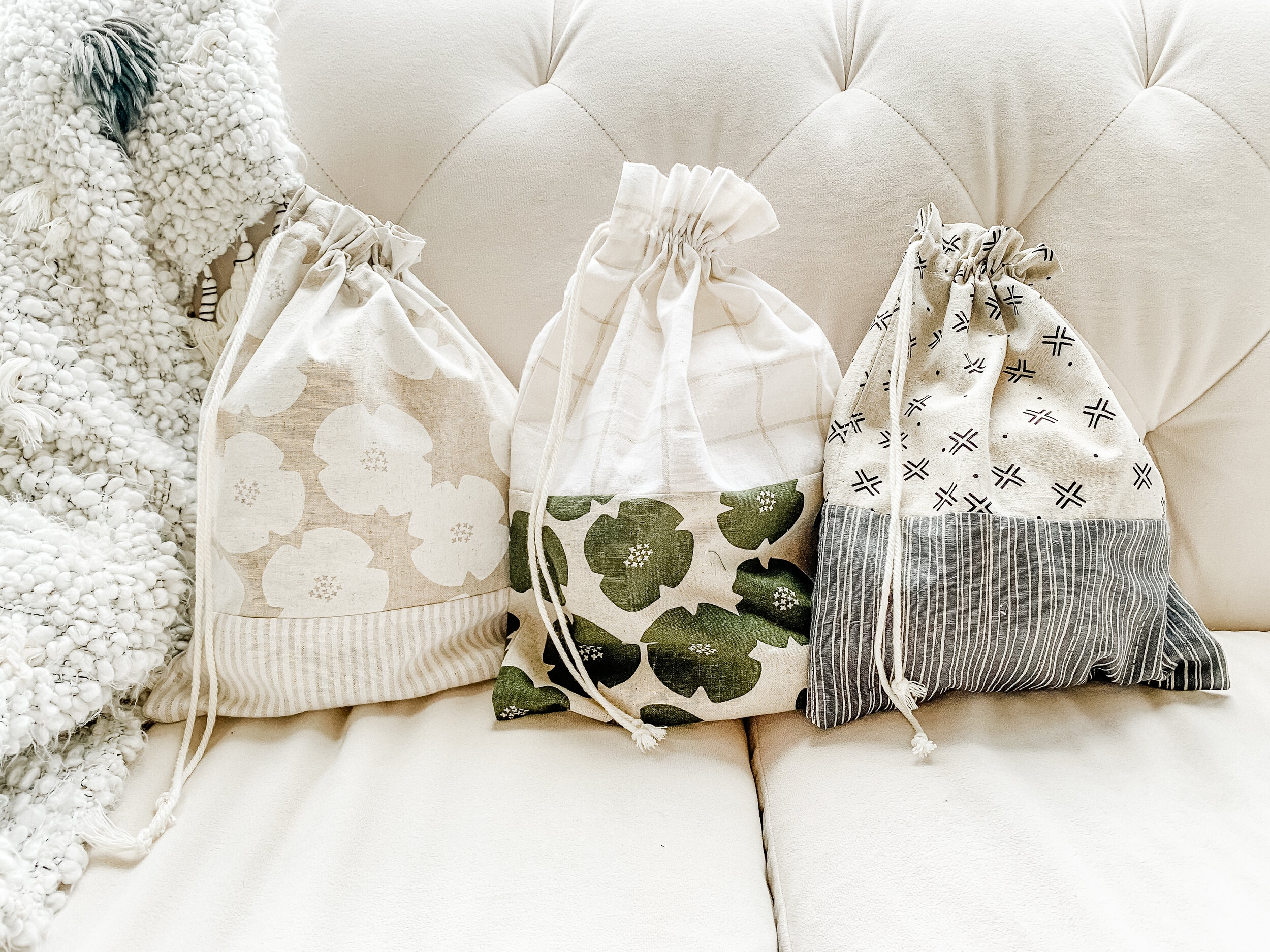 Simple Drawstring Bags Alderwood Studio Modern Quilts For Modern Life Simple Drawstring Bags Alderwood Studio Modern Quilts For Modern Life