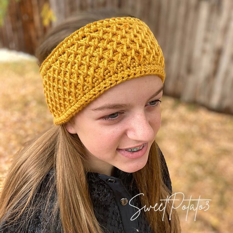 Sweet Bee Ear Warmer Crochet Pattern Sweet Potato 3